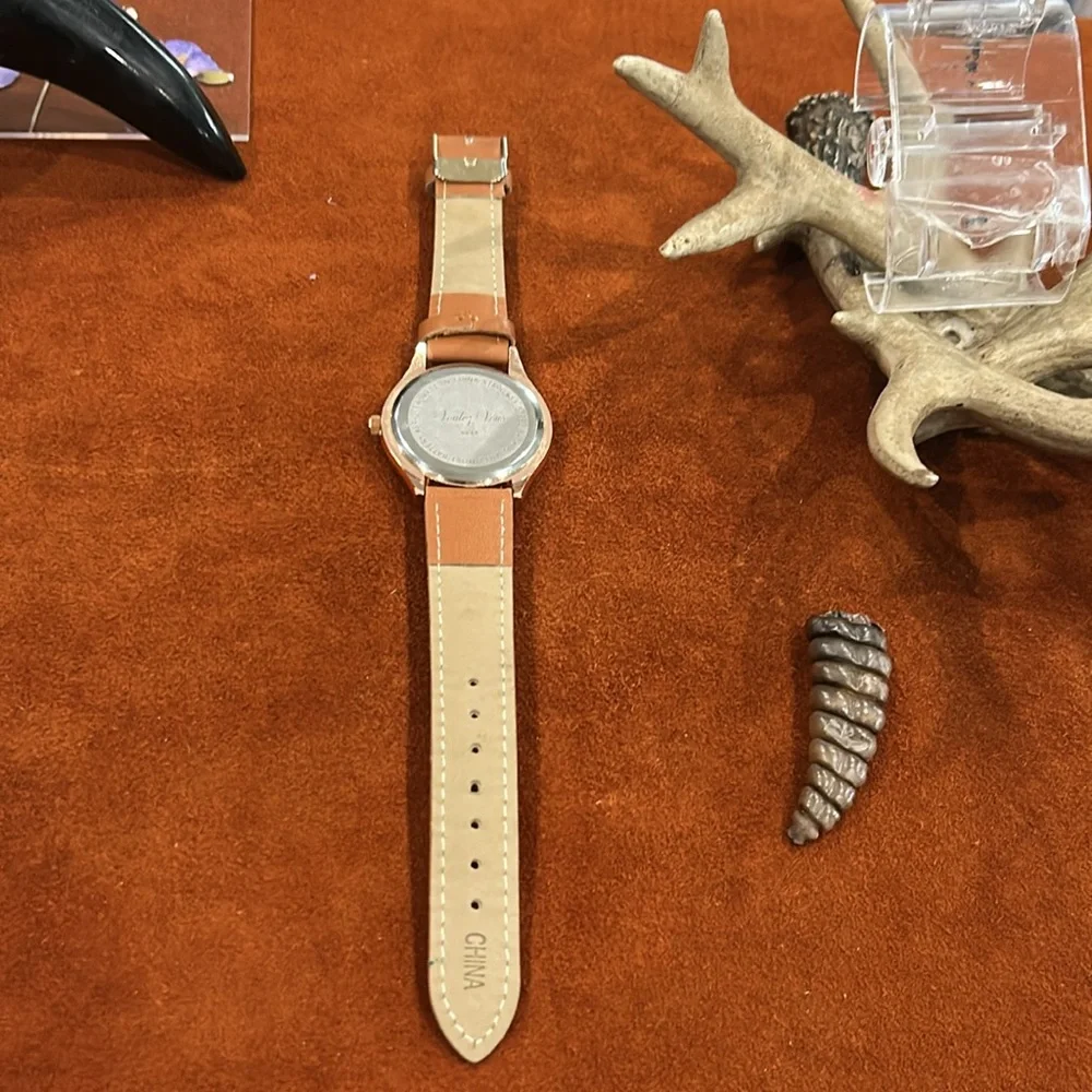 Vanity Fair Brown Leather Strap‎ Watch with pretty Dial 8848